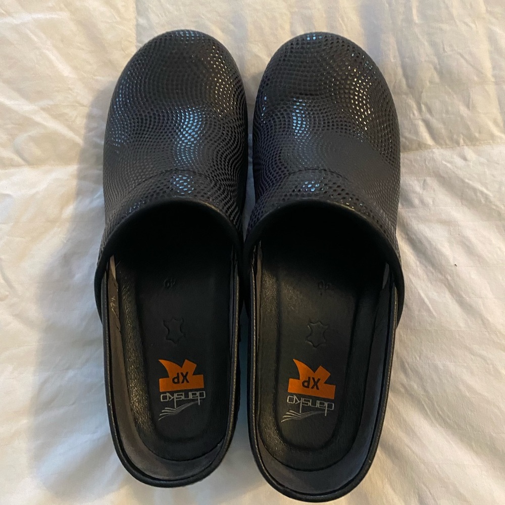 Dansko XP size 40 black with texture with a black shine